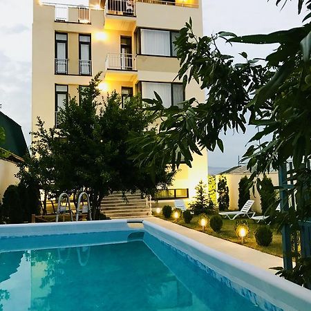 فندق كينغ توم تبليسي المظهر الخارجي الصورة